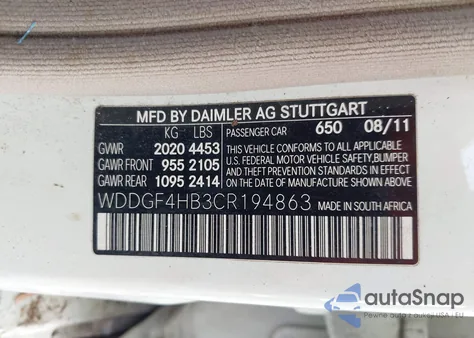 2012 Mercedes-Benz C 250 Luxury/Sport z USA, uszkodzony, nr VIN WDDGF4HB3CR194863